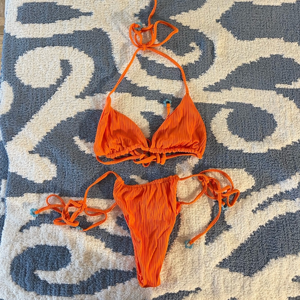 Frankie’s Bikinis Tia Plissé bikini top and bottom size small